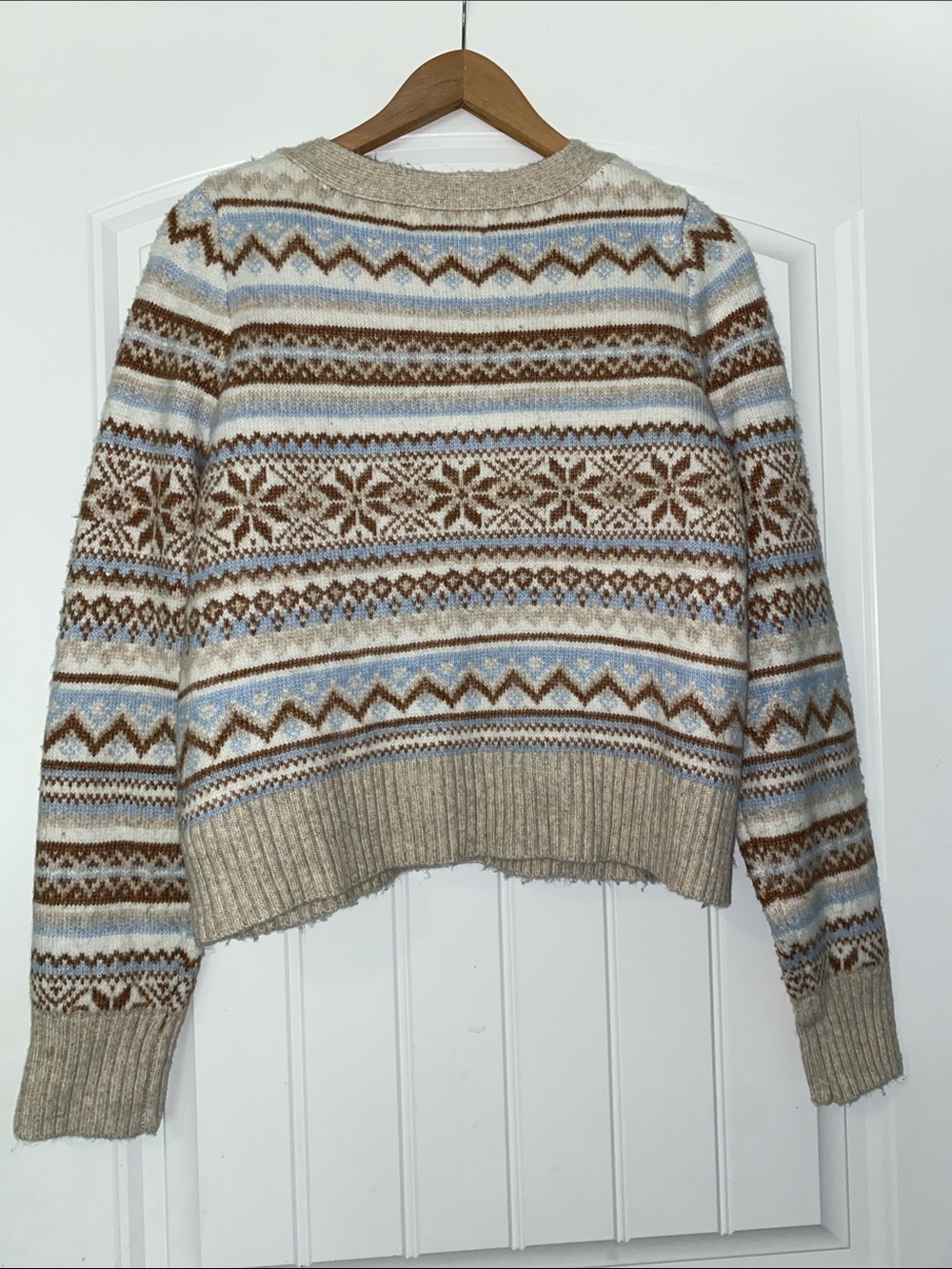 Jessica Simpson Beige, Brown and Light Blue Button Cropped Cardigan size Large - Picture 8 of 8